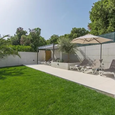 Mit Gemeinschaftlichem Pool Und Grill By Interhome Apartment