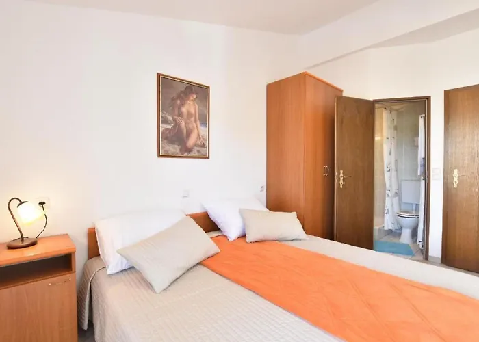 Mit Gemeinschaftlichem Pool Und Grill By Interhome Apartman Pula