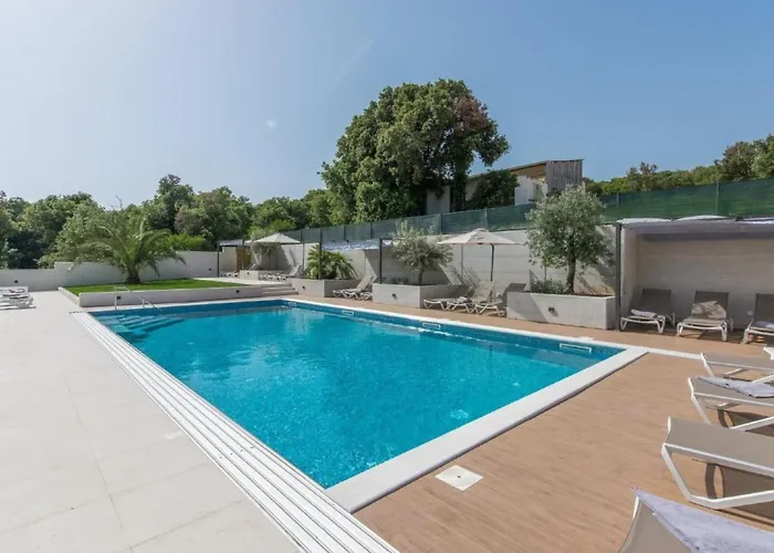Mit Gemeinschaftlichem Pool Und Grill By Interhome Apartman *