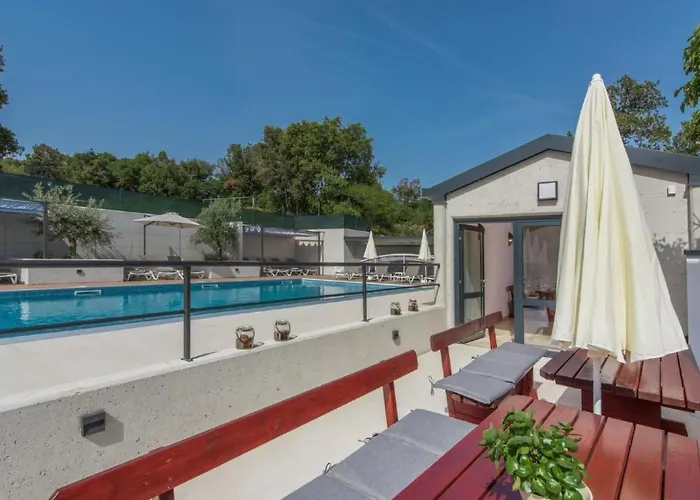 Mit Gemeinschaftlichem Pool Und Grill By Interhome * Pula