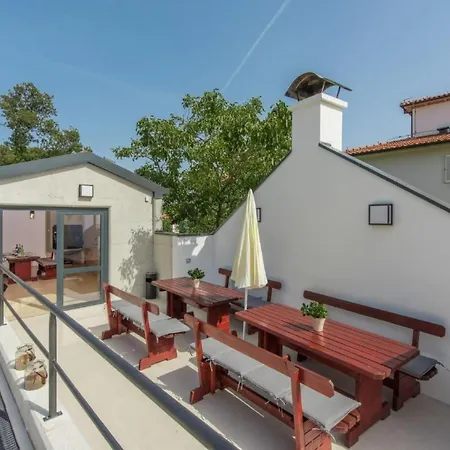 Mit Gemeinschaftlichem Pool Und Grill By Interhome Apartman