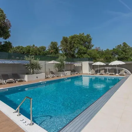 Apartman Mit Gemeinschaftlichem Pool Und Grill By Interhome *