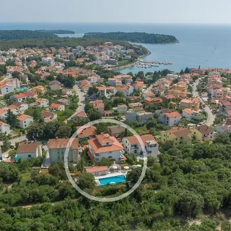 Apartman Mit Gemeinschaftlichem Pool Und Grill By Interhome Pula