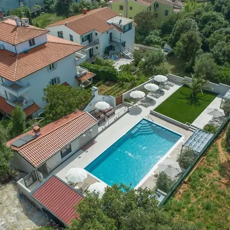 Mit Gemeinschaftlichem Pool Und Grill By Interhome * Pula